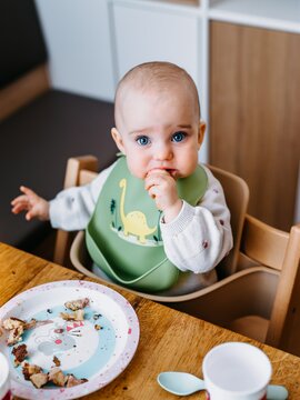 Baby beim Essen