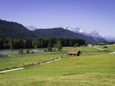 Gruppenradtour im Familienurlaub